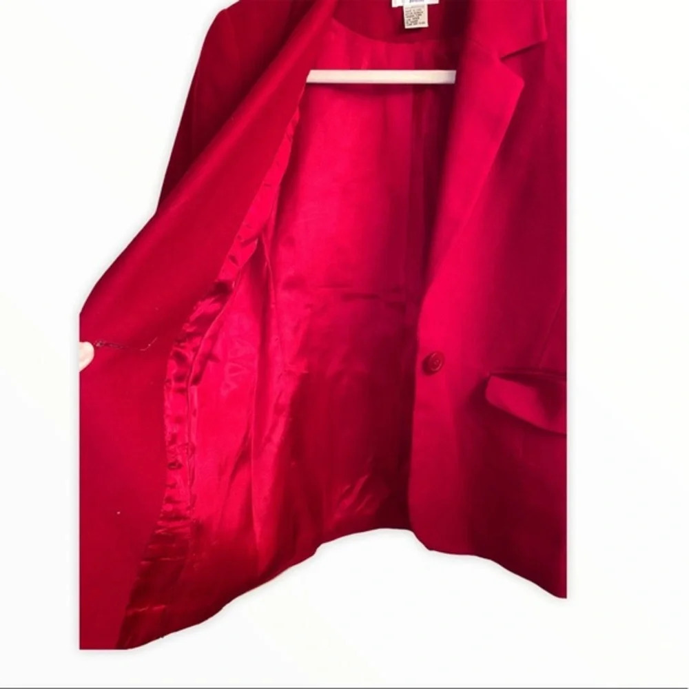 Preview‎ Collection Red Wool Blazer​ - Picture 6 of 11